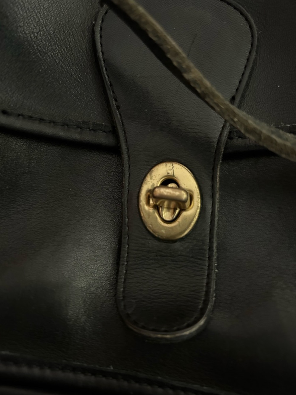 Vintage Coach Willis Bag Black Leather Turnlock Crossbody Bag with Top Handle - Picture 8 of 8